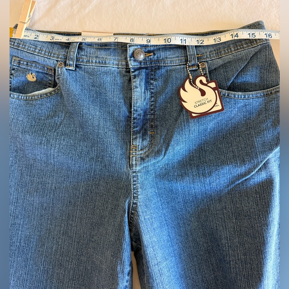 GLORIA VANDERBILT Amanda Stretch Classic Fit Jeans - NEW w/ Tags - Size 12 Short - Picture 5 of 7